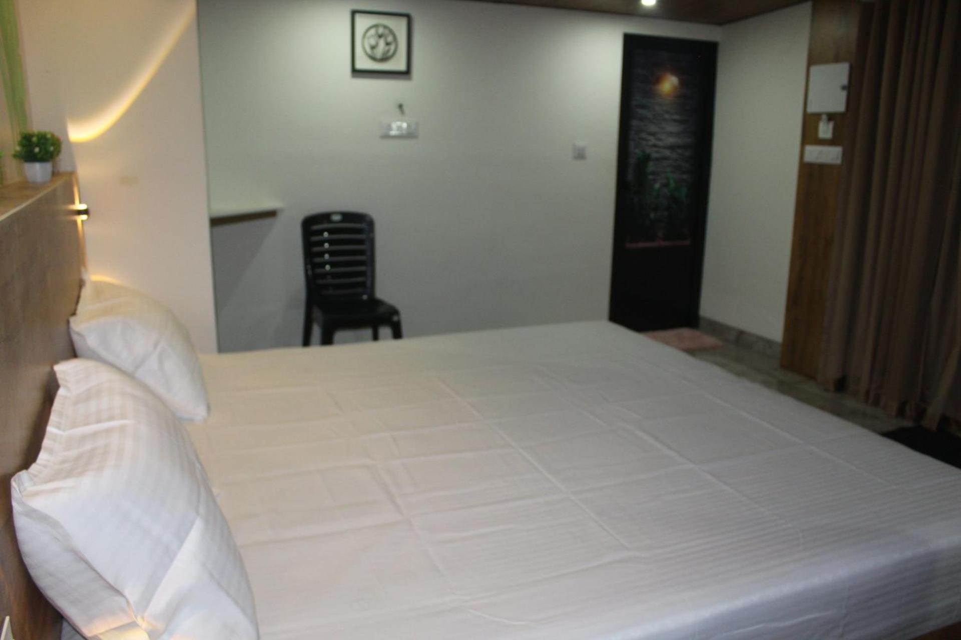 Wood Castle Munnar Guest House Exterior photo